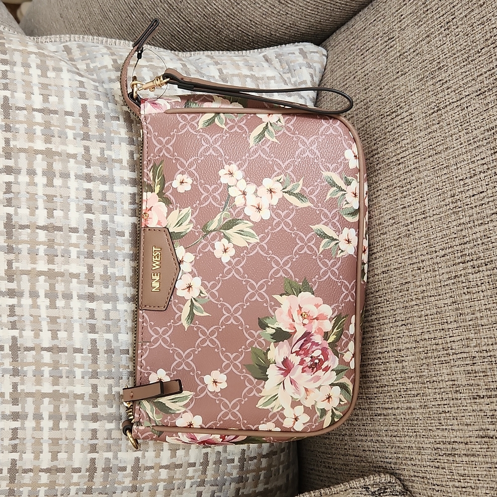 Nine west floral wristlet